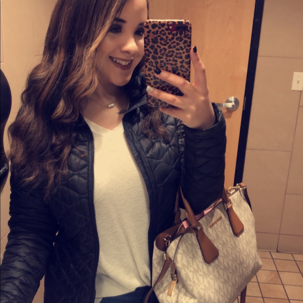 Meet your Posher, Zoe